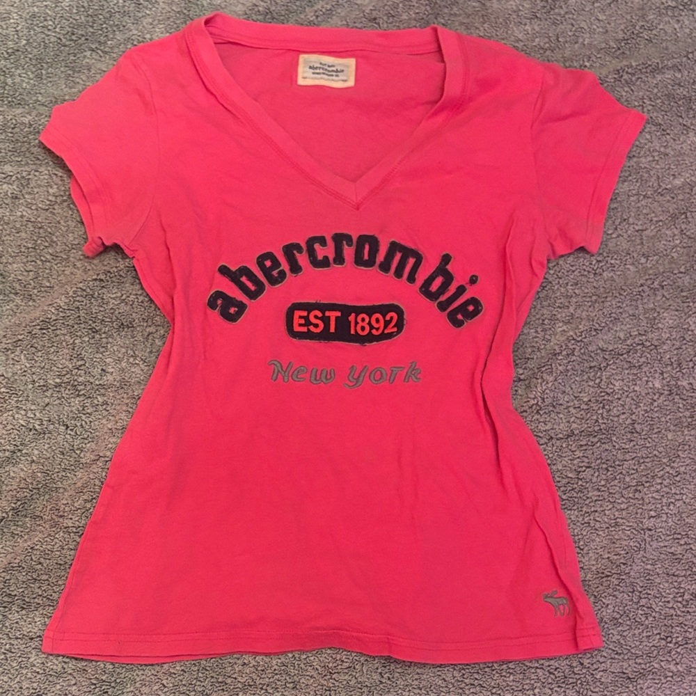 Abercrombie & Fitch Coral V-Neck Tee